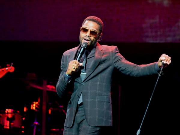 Maxwell  May 25, 2014  The Pearl, Palms Concert Theater, Las Vegas, NV